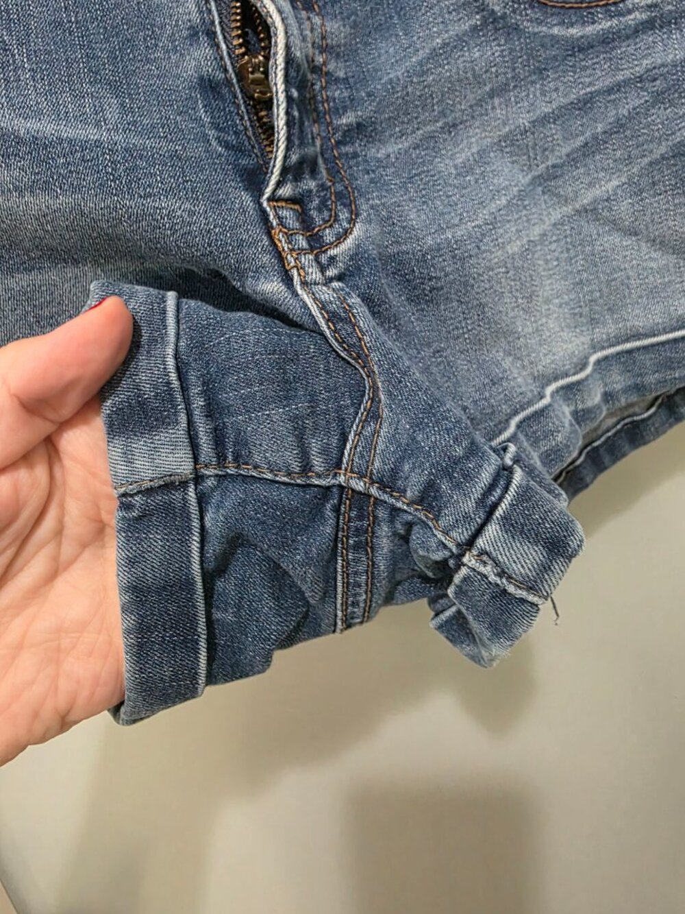 Refuge High-Rise Button Fly Jean Shorts – Size 4, Blue Denim - Picture 4 of 10